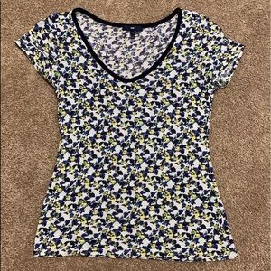 GAP floral shirt, size xsmall